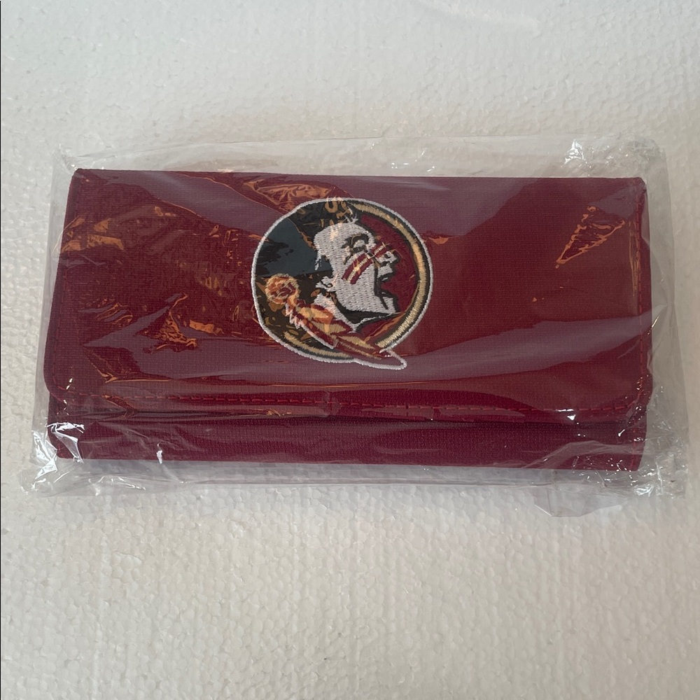 FSU Embroidered Logo women’s wallet nwts red Florida State University